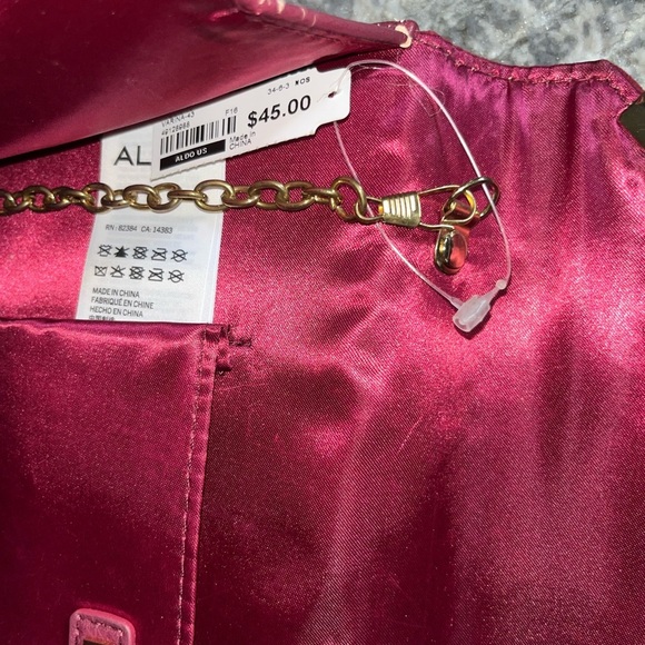 Elegant Burgundy Clutch with Gold Accent - Picture 5 of 6